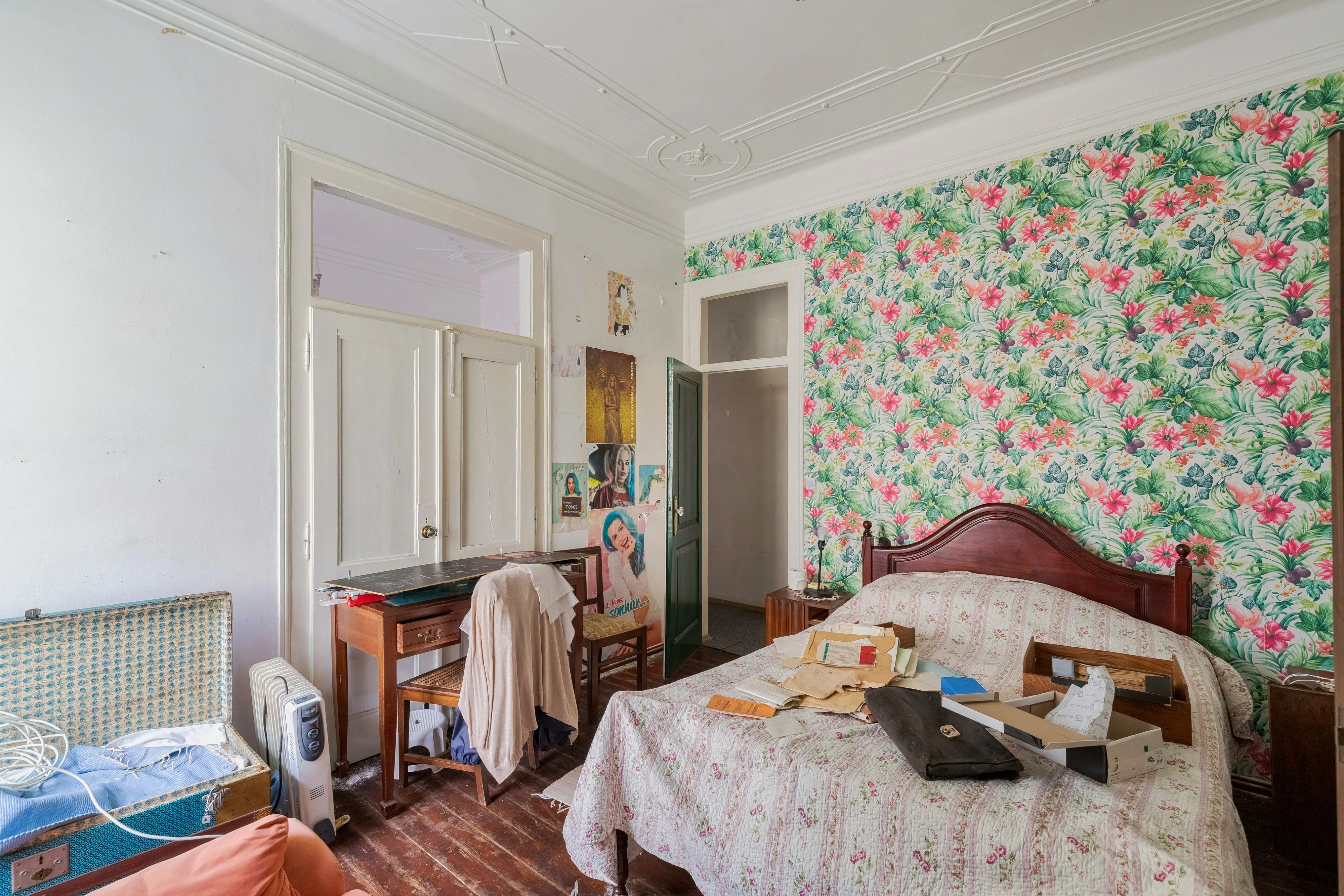 Before: Abandoned bedroom renovated in the Scandinavian style, mouldings and doorways kept